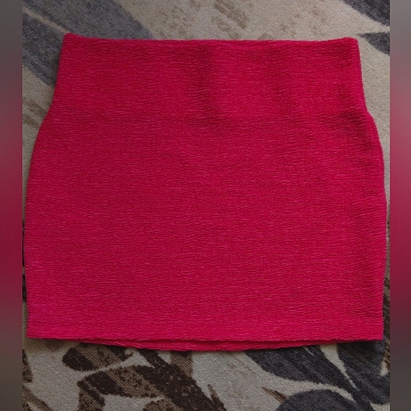 Y2K/Textured Mini Skirt - Picture 1 of 4